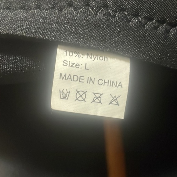 Realon Kids Black|Red Wetsuit Sz Large - Picture 3 of 4